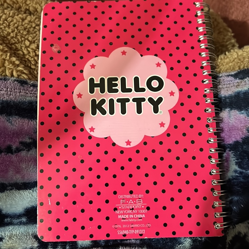 A hello kitty notebook - Picture 4 of 4